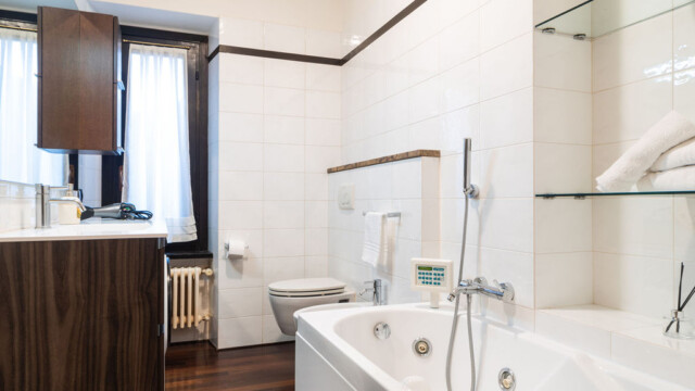 appartamento girasole bagno con idromassaggio