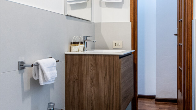 Appartamento a Como per lavoro, turismo o appoggio per degenze ospedaliere. Appartamenti vicino Ospedale Sant'Anna di San Fermo della Battaglia (CO). Appartamento a Como per lavoro, turismo o appoggio per degenze ospedaliere. Appartamenti vicino Ospedale Sant'Anna di San Fermo della Battaglia (CO).